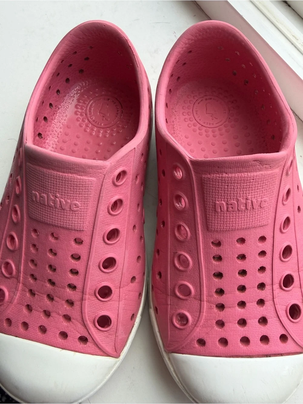 Native Jefferson Slip-On Kids Water Shoes in Pink with White Toe